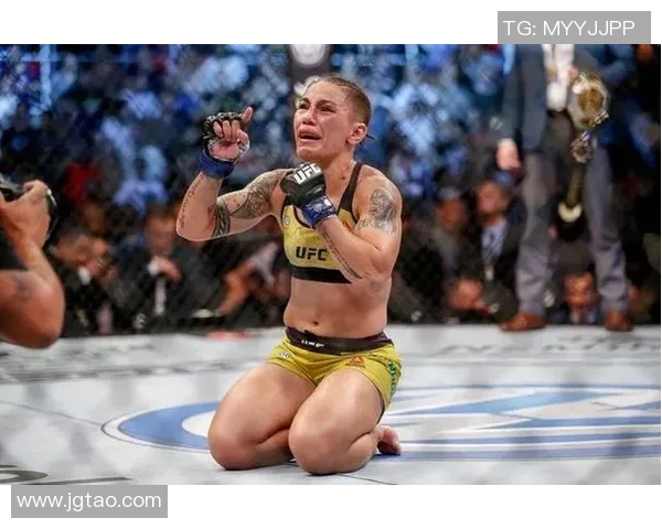 UFC精彩对决乔安娜与杰西卡谁能在擂台上胜出引发热议